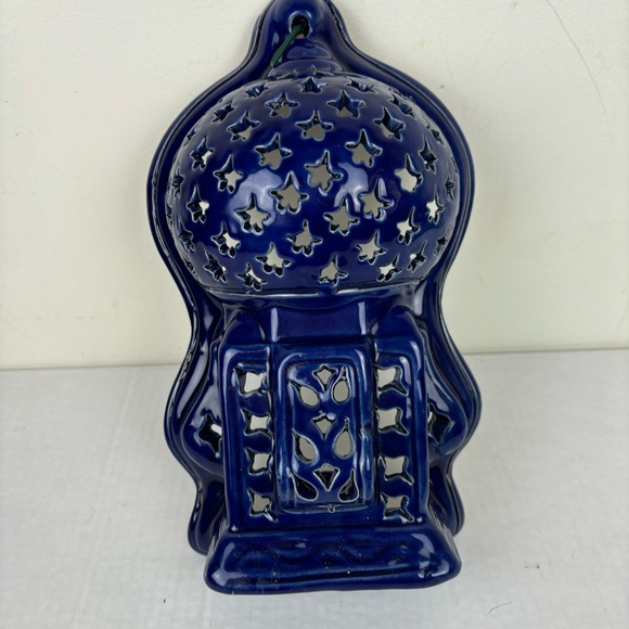 Handmade Tunisian cutout wall lamp in cobalt blue over terracotta - Picture 13 of 14